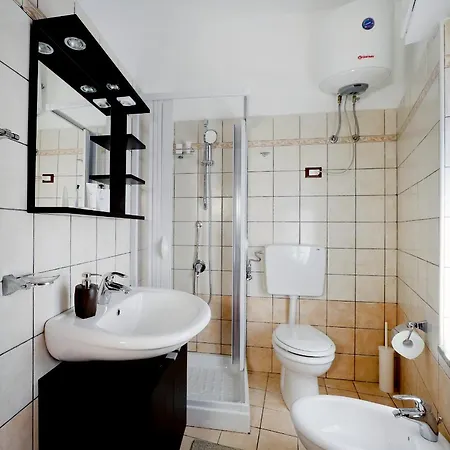 Color House Apartment *
